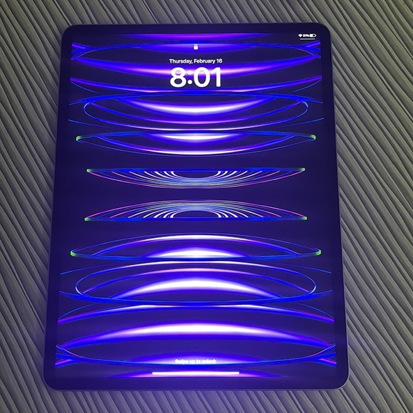 I am currently selling a iPad for the price of $2,200 and the color is gray - Picture 5 of 5